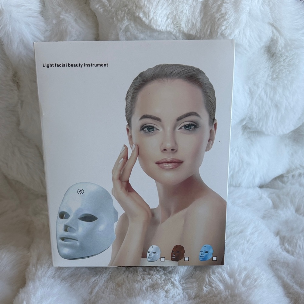 Advanced LED Skincare Mask - White